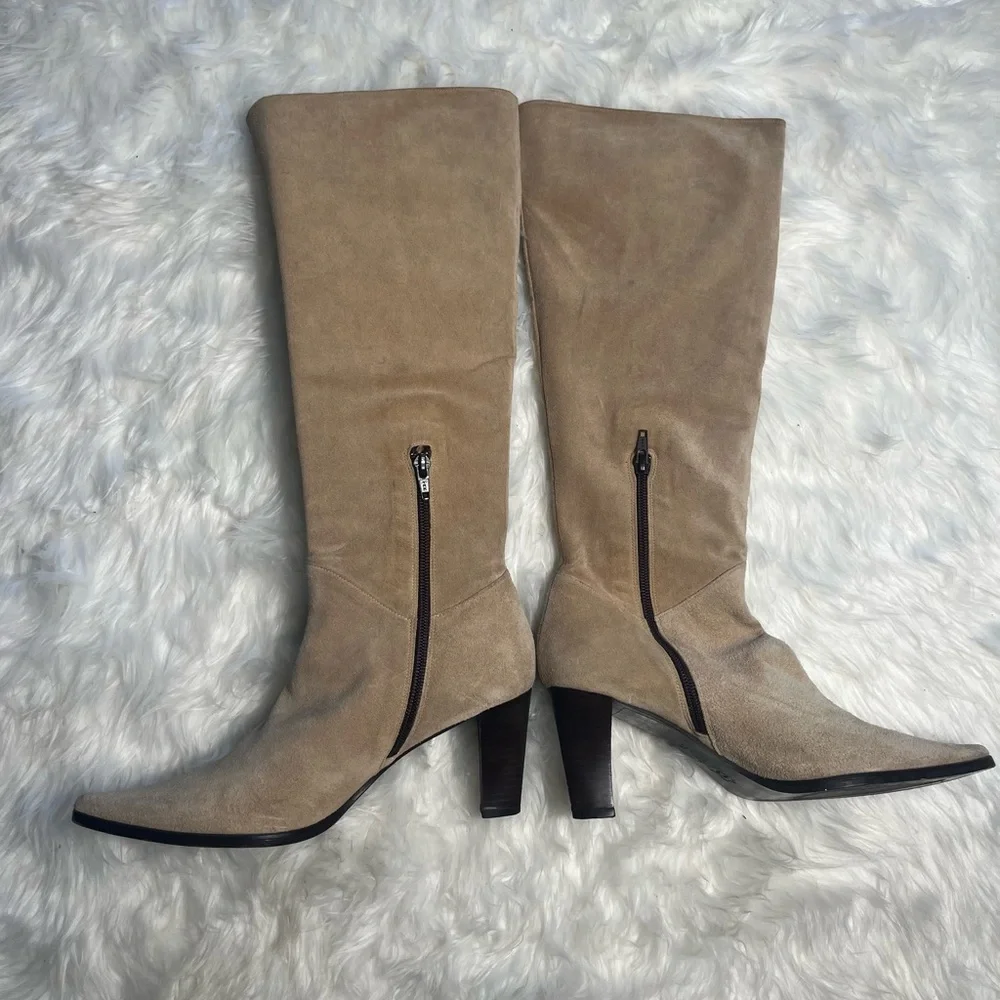 KENNETH COLE POINTED TOE PULL ON SUEDE BOOTS TAN COLOR SIZE 71/2 - Picture 4 of 14